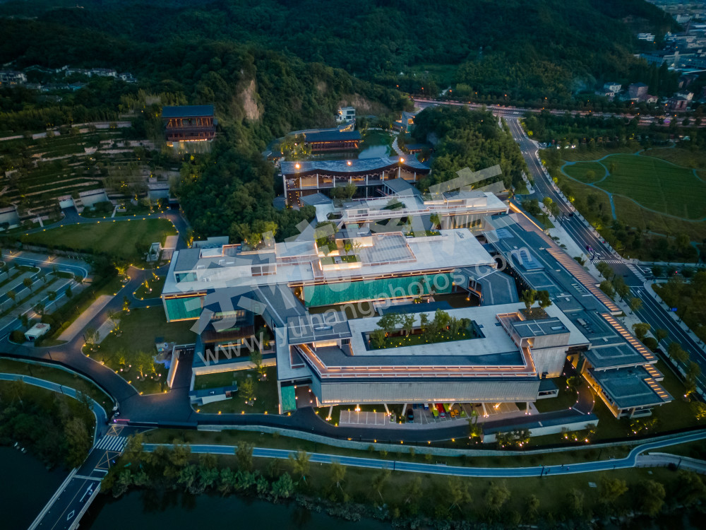 《版本馆夜色》