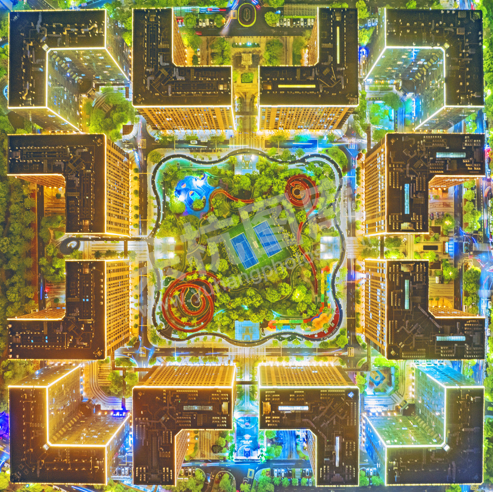 《俯瞰八方城夜色》