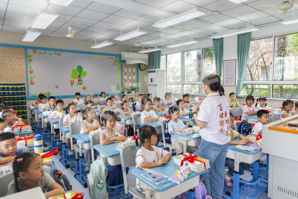 瓶窑一小开学活动