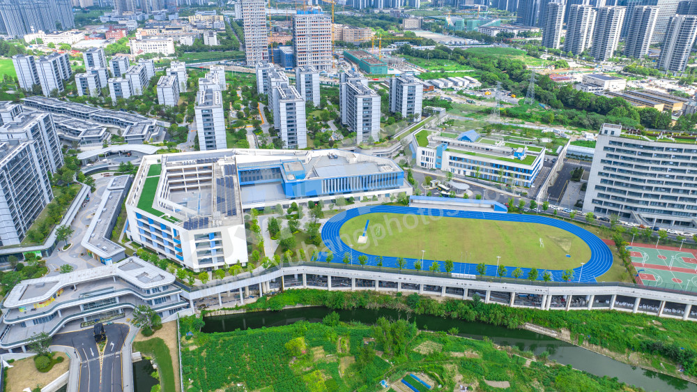 理想越秀实验学校