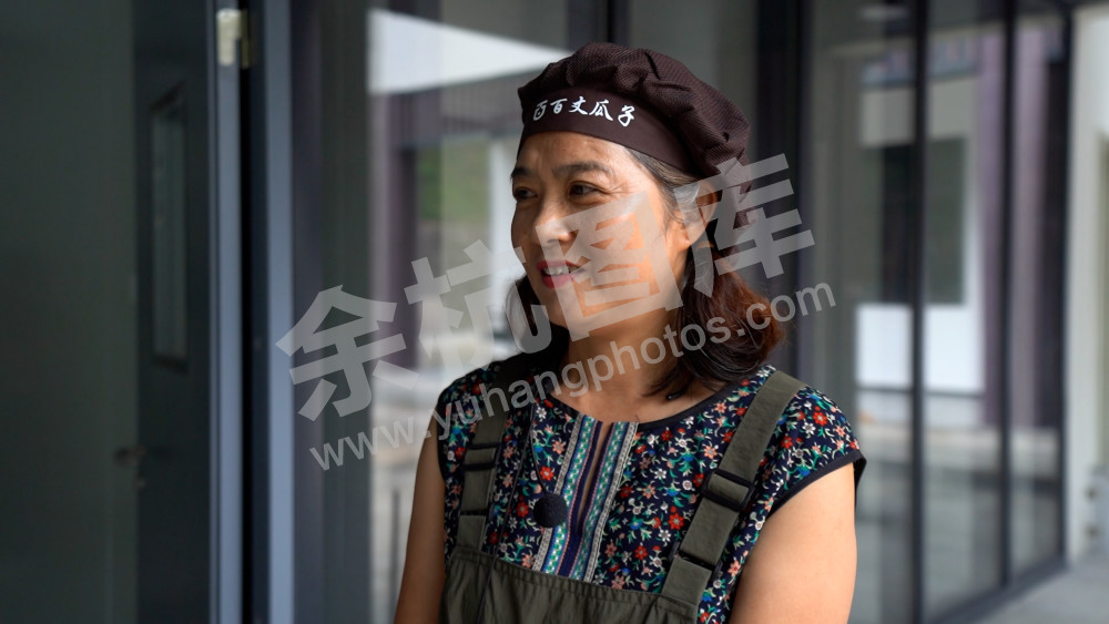村民朱美芳