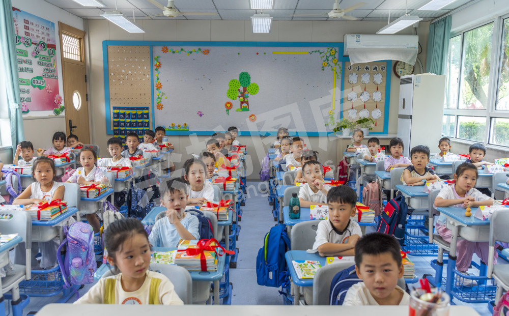 瓶窑一小开学照片